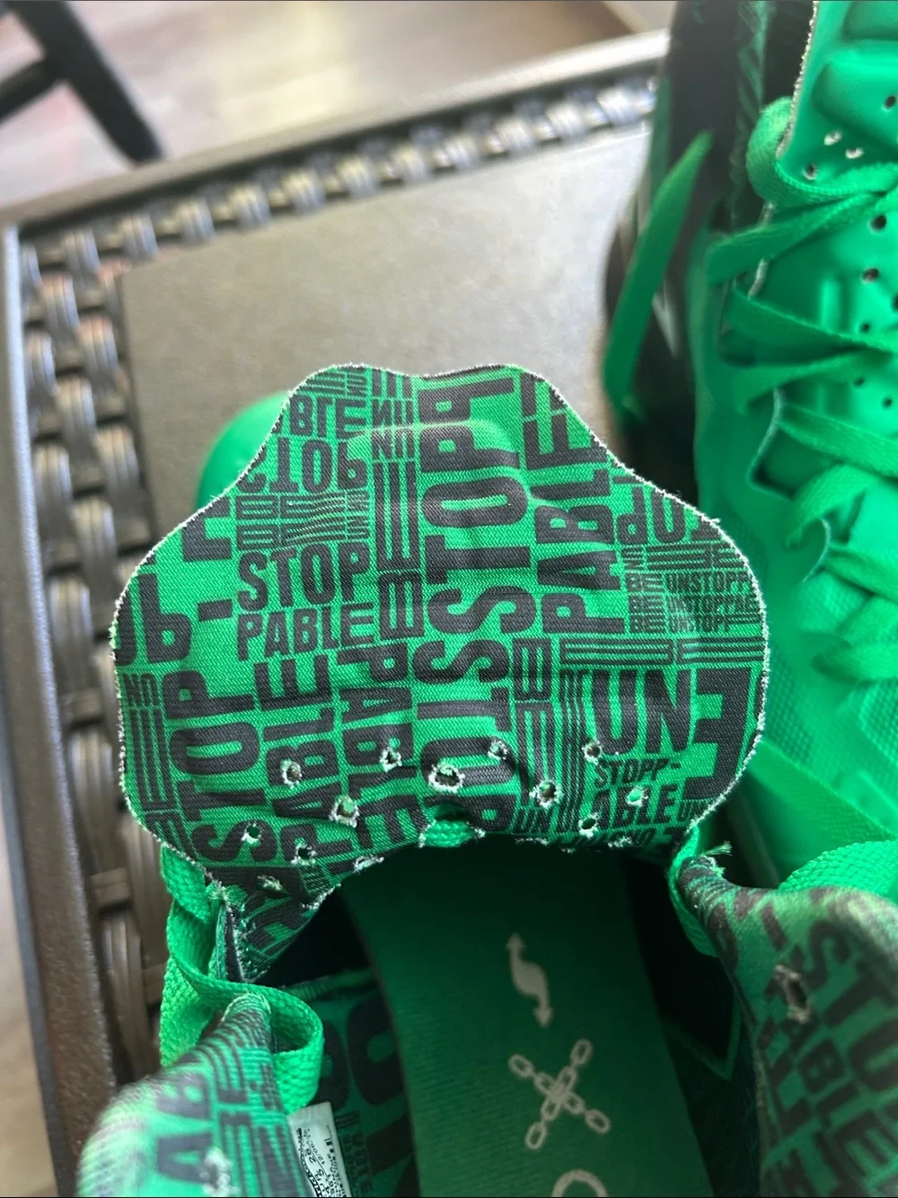 Nike bold green